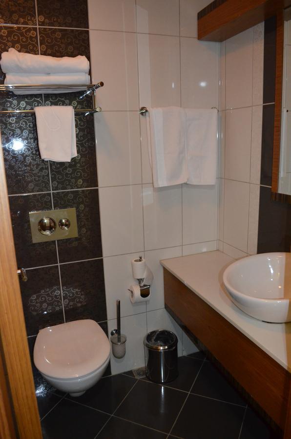 בורסה Atlas Otel מראה חיצוני תמונה
