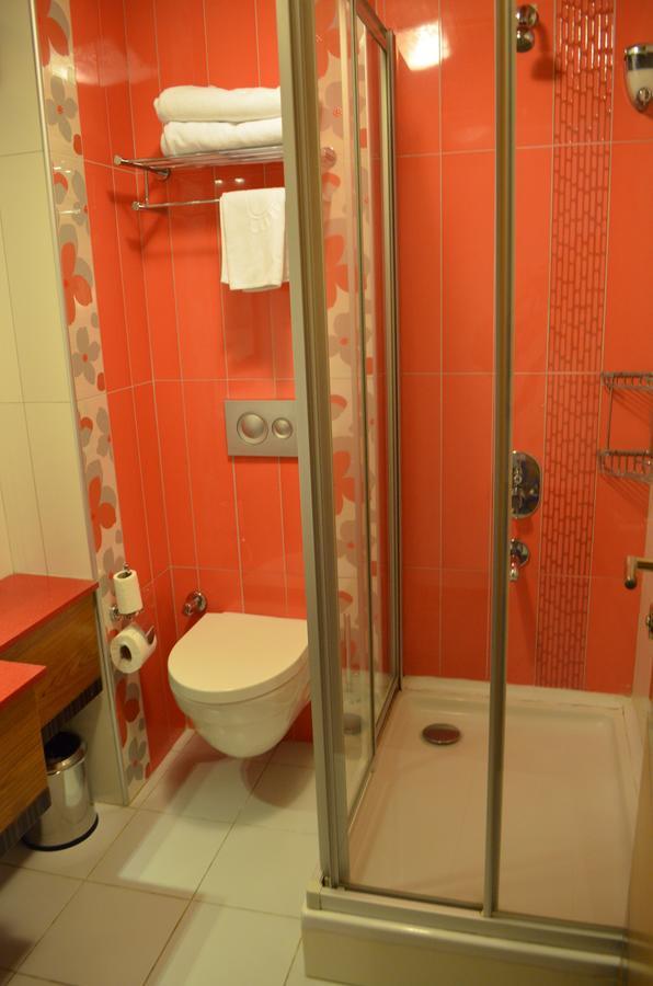בורסה Atlas Otel מראה חיצוני תמונה