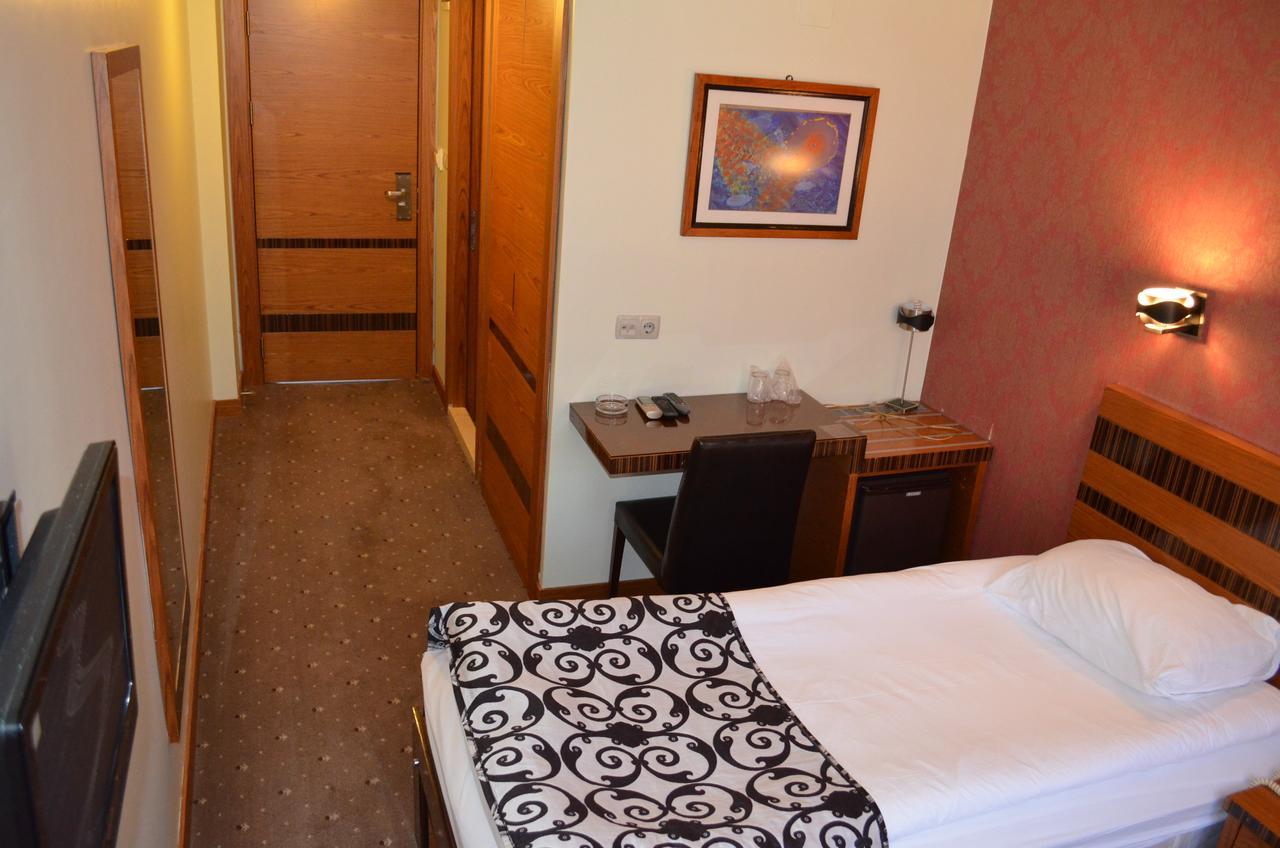 בורסה Atlas Otel מראה חיצוני תמונה