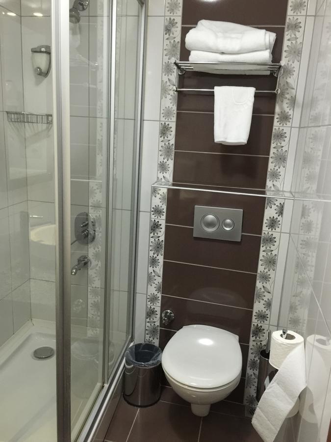 בורסה Atlas Otel מראה חיצוני תמונה