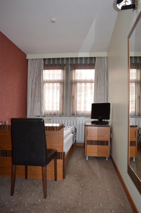 בורסה Atlas Otel מראה חיצוני תמונה