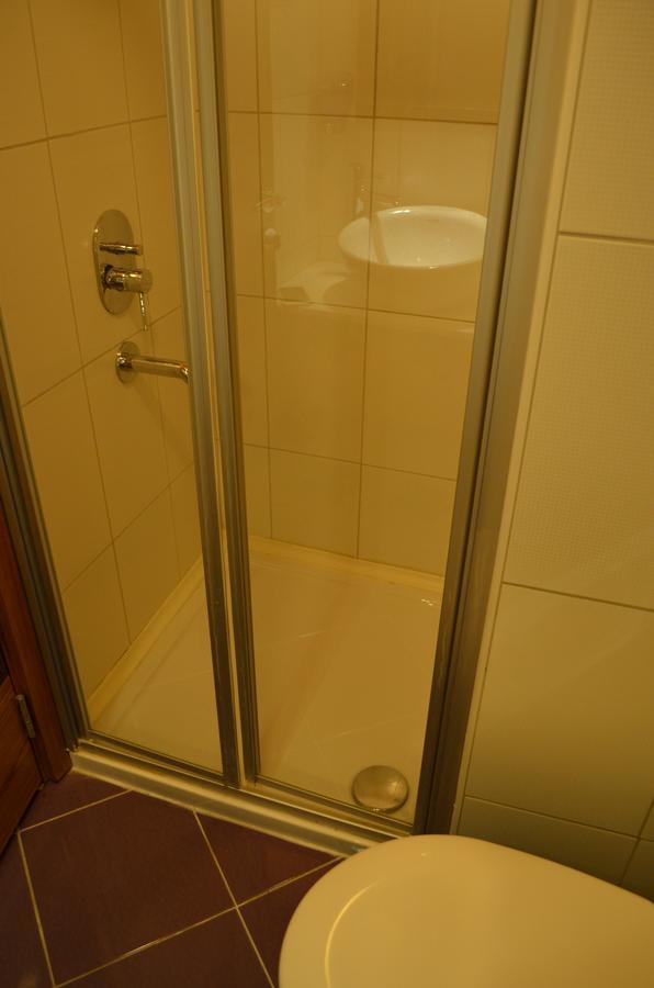 בורסה Atlas Otel מראה חיצוני תמונה