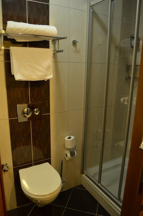בורסה Atlas Otel מראה חיצוני תמונה